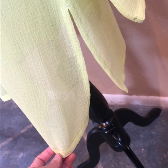 Spring green tunic - Picture 2 of 5